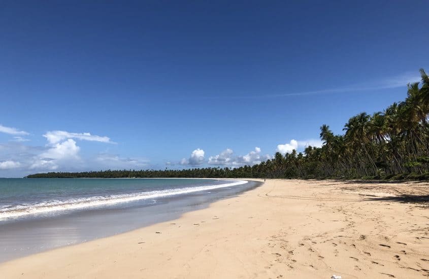 praia de pratigi em morro de são paulo